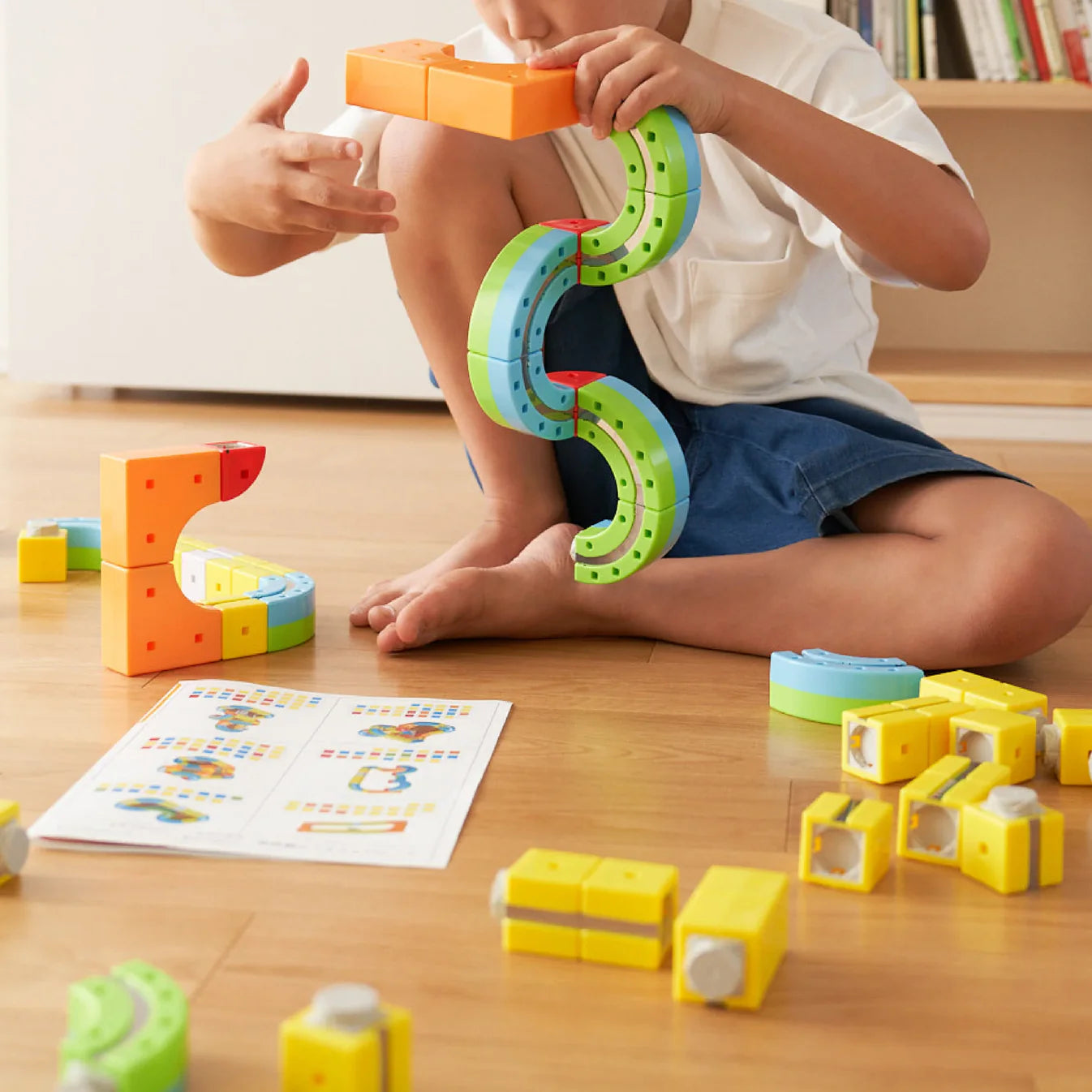 Rayley™ Magnetic Train Set